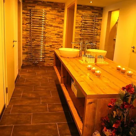 Dav-haus ゲストハウス 2*